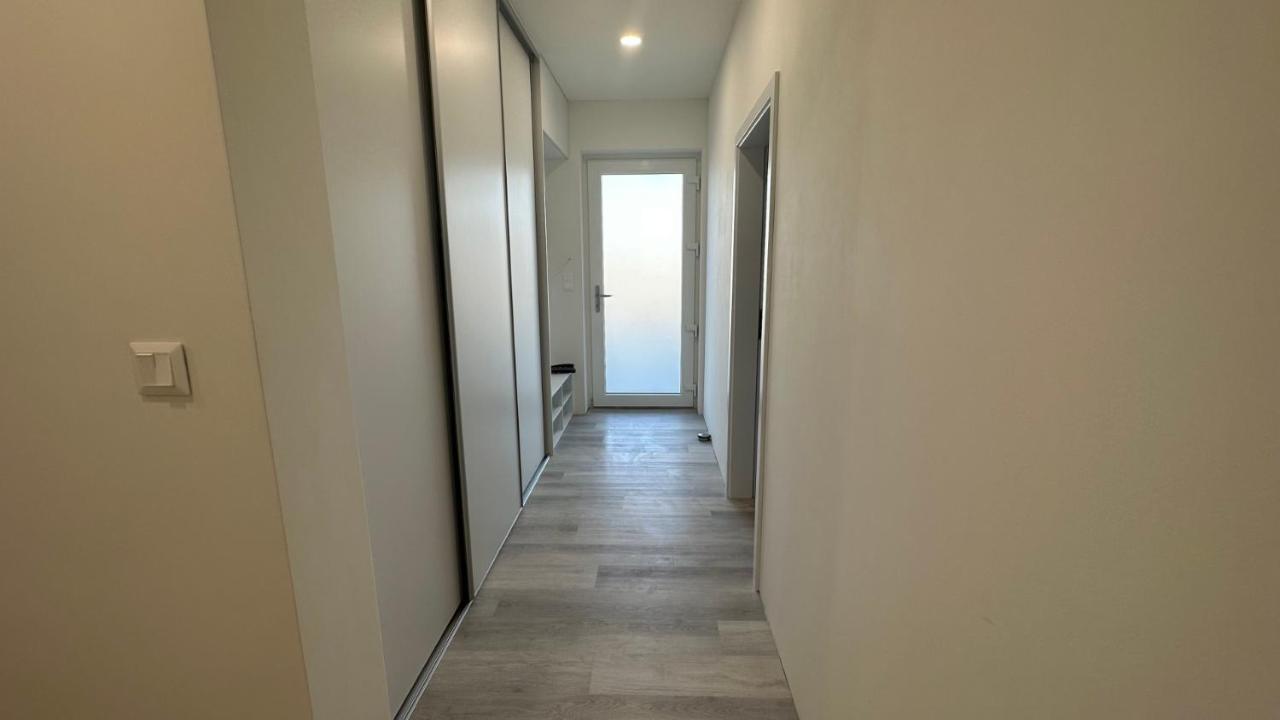 Klimatizovany Apartmanovy Dom S Virivkou, 9A セネツ エクステリア 写真