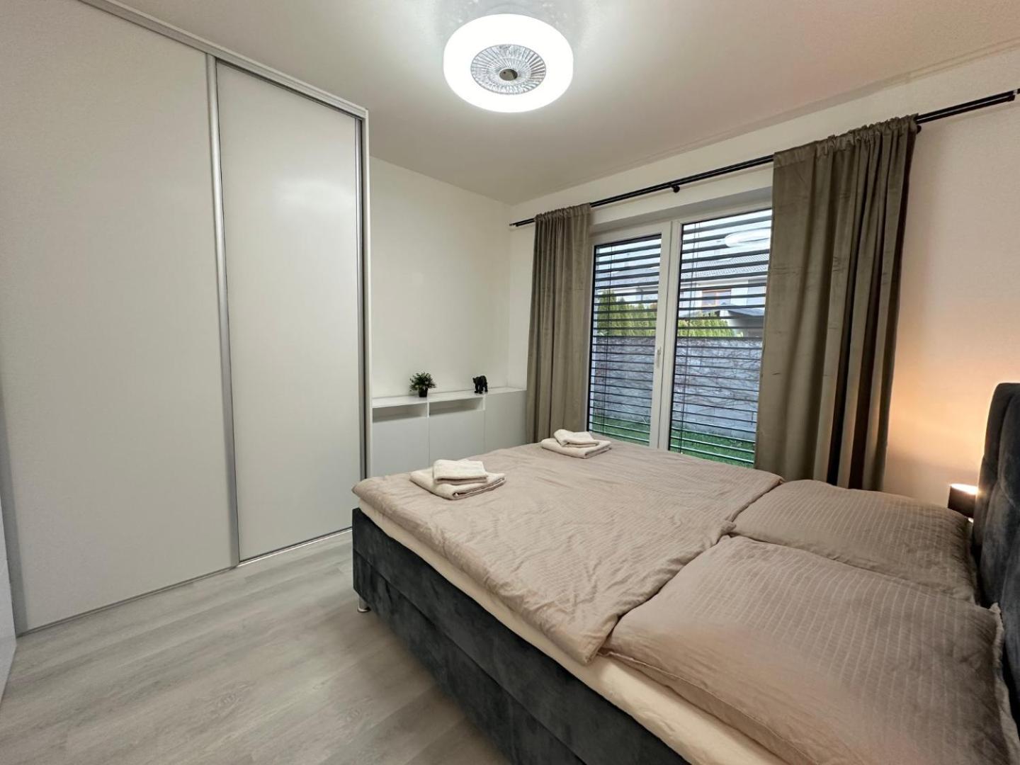Klimatizovany Apartmanovy Dom S Virivkou, 9A セネツ エクステリア 写真