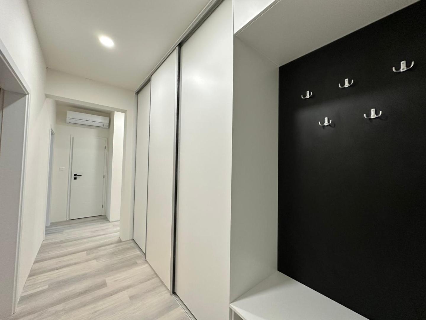 Klimatizovany Apartmanovy Dom S Virivkou, 9A セネツ エクステリア 写真